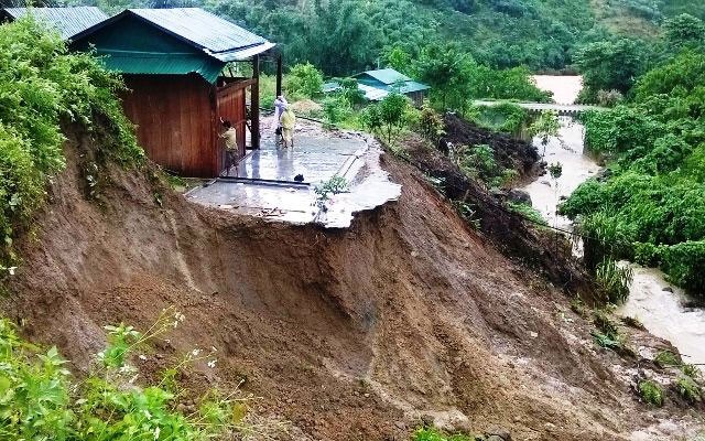 Cảnh báo nguy cơ cao xảy ra lũ quét, sạt lở đất ở Sơn La và Hà Tĩnh
