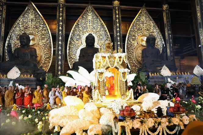 Cung rước Xá lợi Phật Thích Ca Mâu Ni về chùa Tam Chúc- Ảnh 9. Cung rước Xá lợi Phật Thích Ca Mâu Ni về chùa Tam Chúc- Ảnh 9.