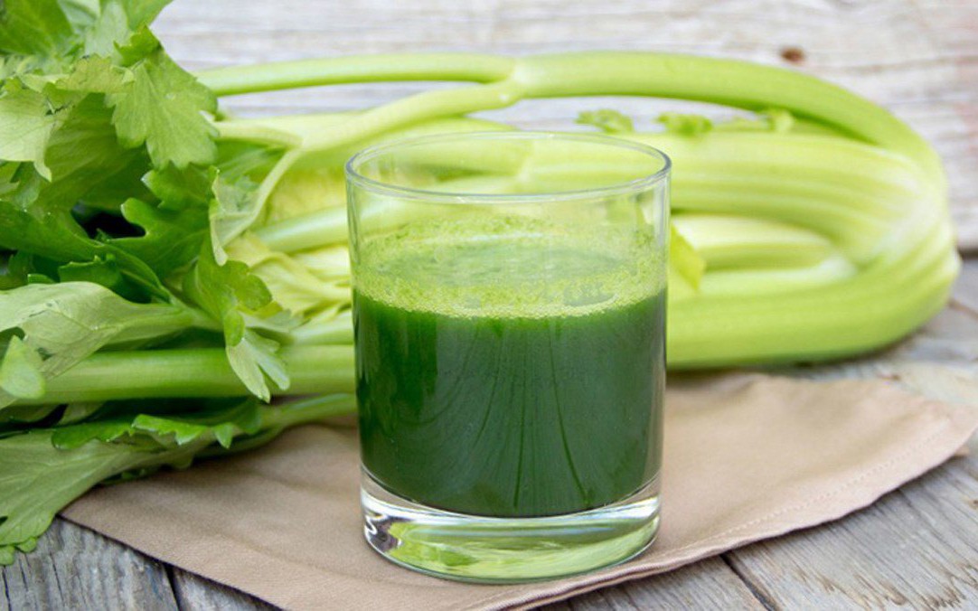 Nước ép cần tây có tác dụng phụ không?