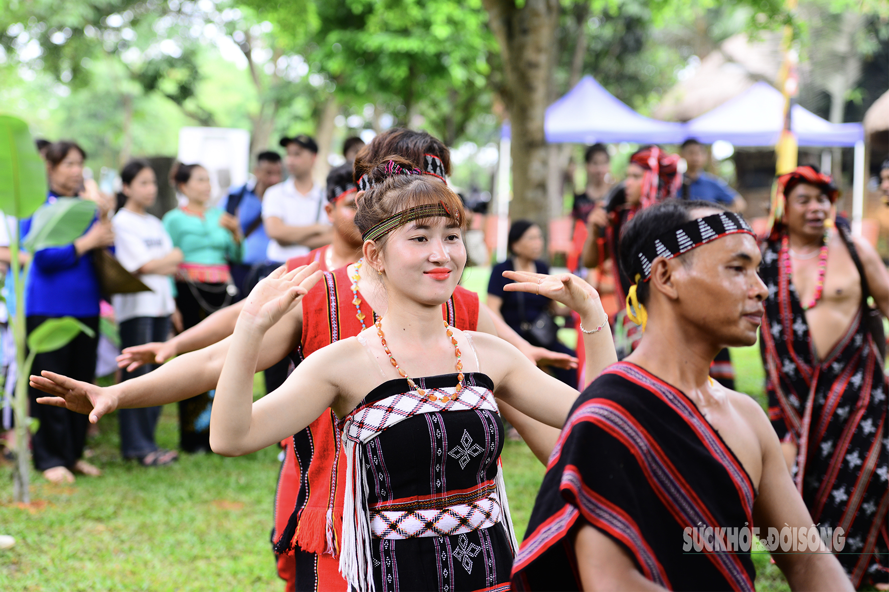 Tái hiện lễ cúng thần rừng, thần núi giữa Thủ đô- Ảnh 7. Tái hiện lễ cúng thần rừng, thần núi giữa Thủ đô- Ảnh 7.
