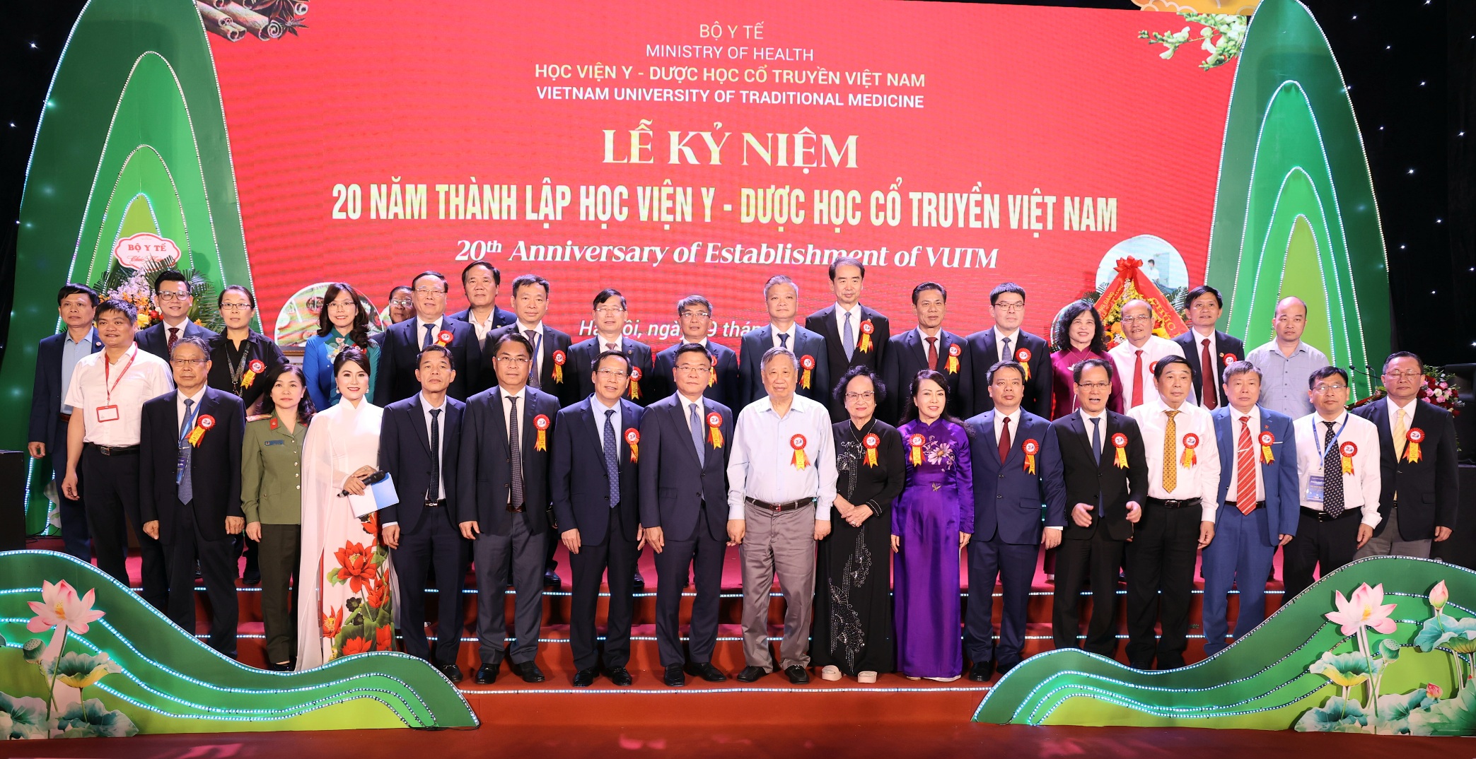 Phát huy di sản y học cổ truyền, hướng tới đào tạo chất lượng cao trong kỷ nguyên mới- Ảnh 9.