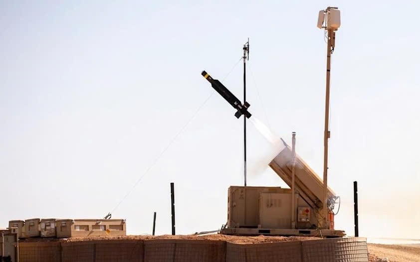 Mỹ triển khai UAV bảo vệ tàu sân bay giữa làn sóng tấn công từ Houthi