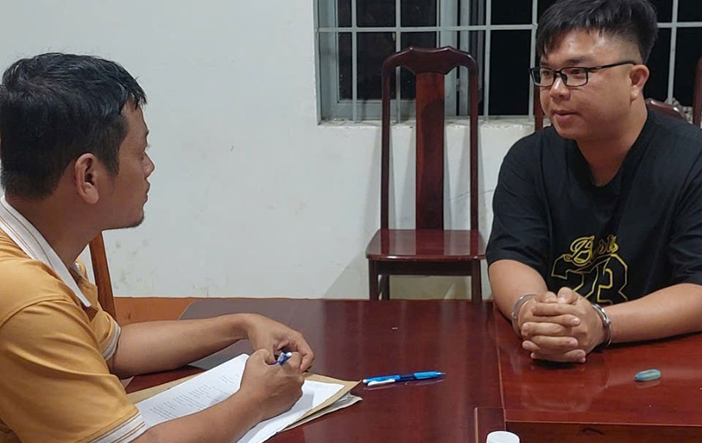 Đối tượng Hoàng Hải, 21 tuổi, ra đầu thú sau gần 2 năm lẩn trốn