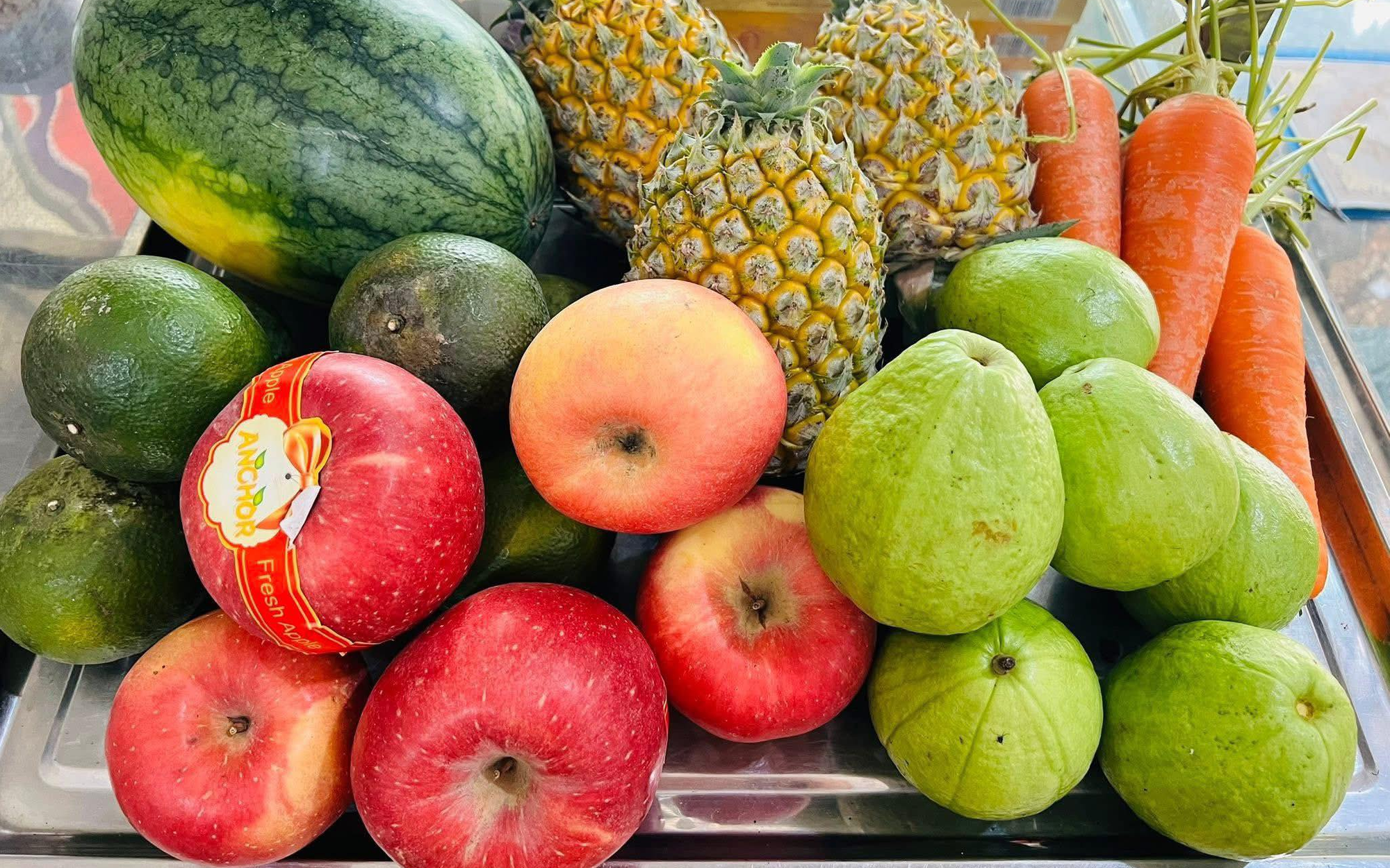 Nước ép hoa quả giá rẻ hút khách mua giải khát dịp đầu hè