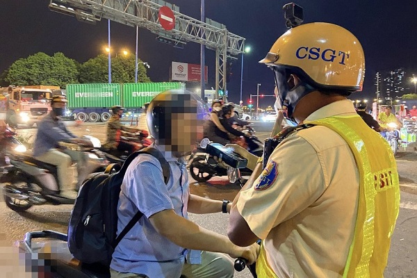 CSGT toàn quốc xử lý hơn 2.000 ‘ma men’ trong ngày thứ 3 nghỉ lễ- Ảnh 1. CSGT toàn quốc xử lý hơn 2.000 ‘ma men’ trong ngày thứ 3 nghỉ lễ- Ảnh 1.