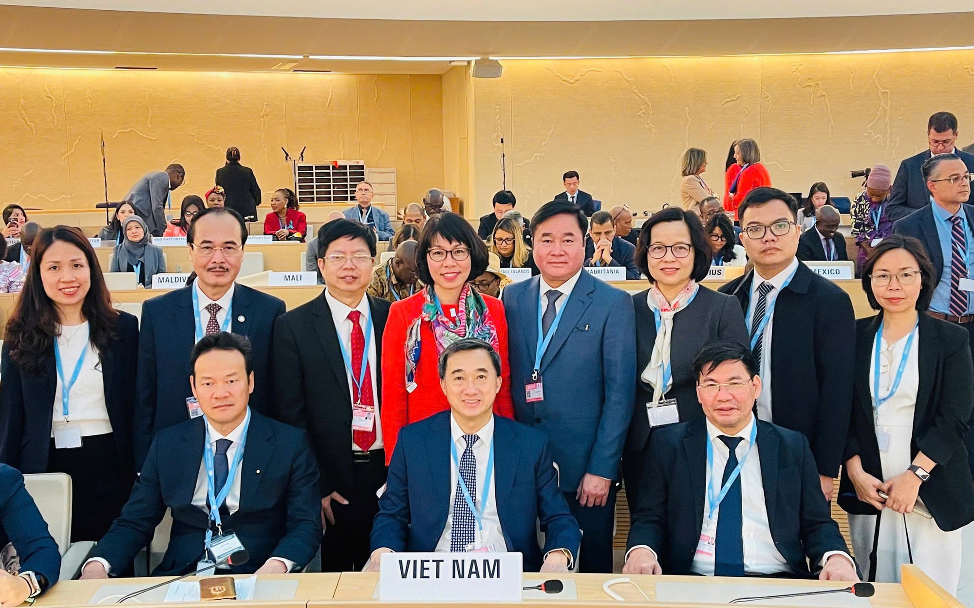 Thứ trưởng Bộ Y tế Trần Văn Thuấn tham dự Kỳ họp lần thứ 78 Đại hội đồng Y tế Thế giới tại Geneva, Thụy Sĩ