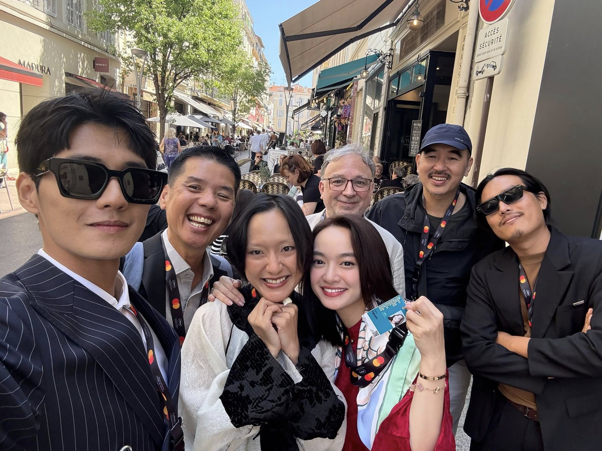Mỹ nhân Việt nổi tiếng trong phim 'Địa đạo' có mặt ở LHP Cannes khoe nhan sắc cá tính- Ảnh 3. Mỹ nhân Việt nổi tiếng trong phim 'Địa đạo' có mặt ở LHP Cannes khoe nhan sắc cá tính- Ảnh 3.