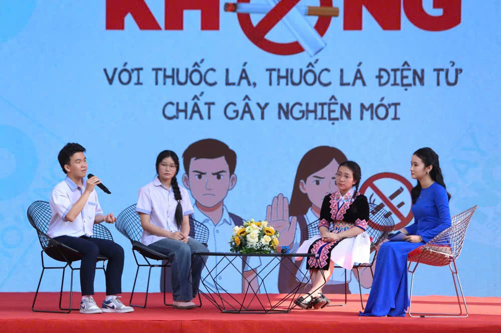 Cha mẹ 'chết lặng' khi biết con hút thuốc lá điện tử- Ảnh 5. Cha mẹ 'chết lặng' khi biết con hút thuốc lá điện tử- Ảnh 5.