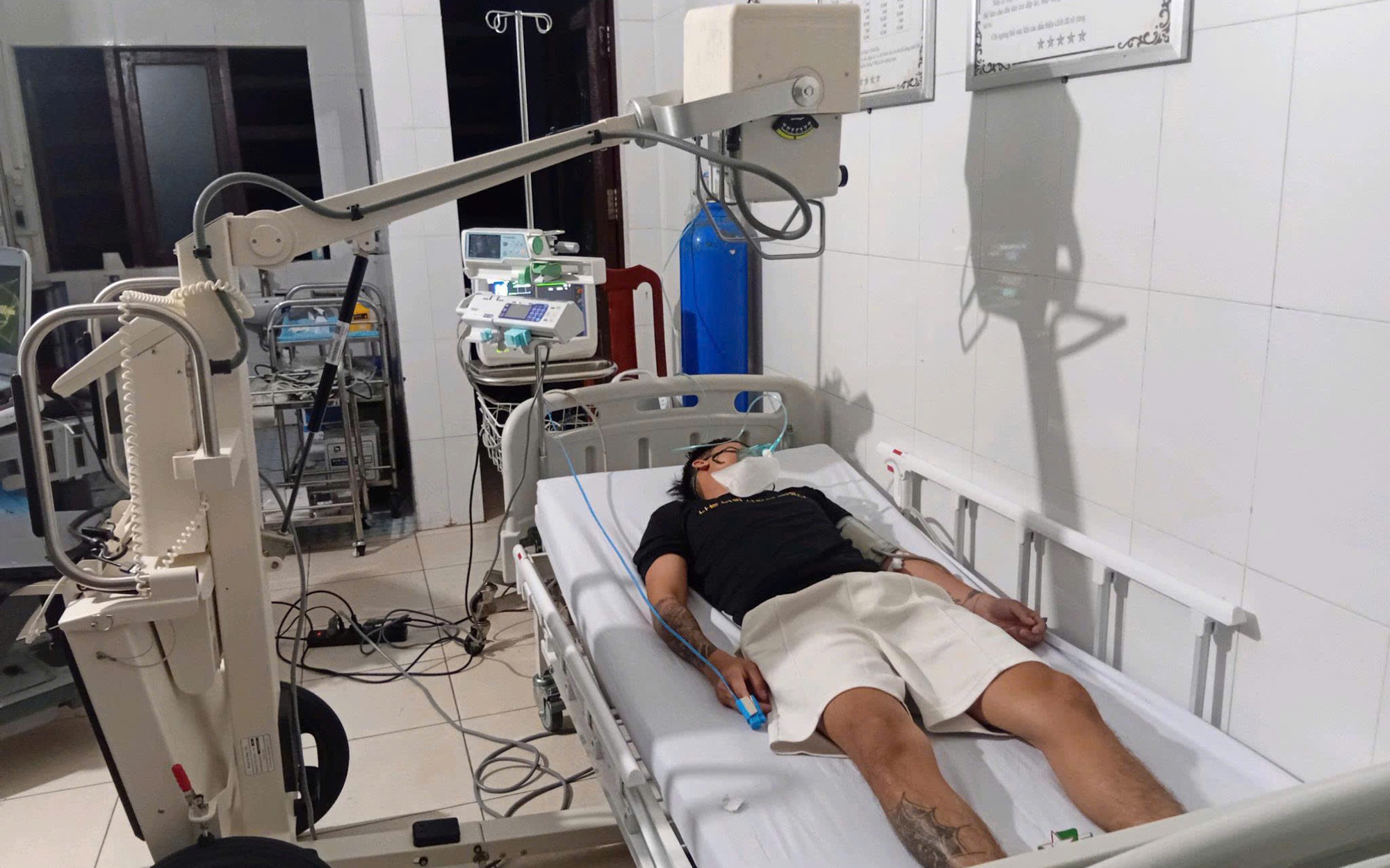 Quân y ở Trường Sa cấp cứu ngư dân bị giảm áp nặng do lặn sâu