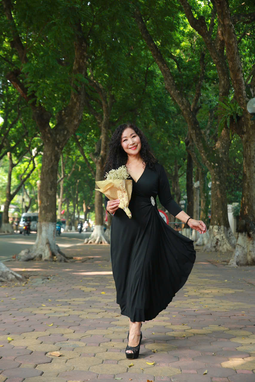 Nữ NSND quê Hải Phòng nổi tiếng thập niên 90 với ca khúc 'Tình ca Tây Bắc' giờ ra sao ở tuổi U70?- Ảnh 4. Nữ NSND quê Hải Phòng nổi tiếng thập niên 90 với ca khúc 'Tình ca Tây Bắc' giờ ra sao ở tuổi U70?- Ảnh 4.