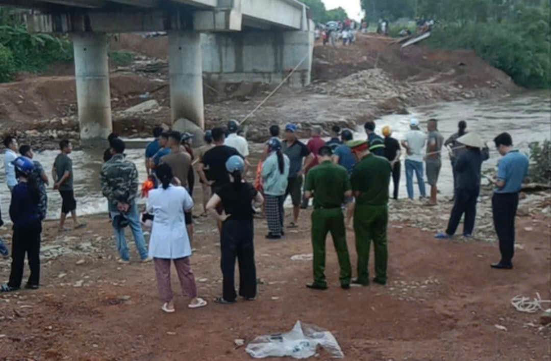 Đi tắm suối, 7 học sinh bất ngờ gặp nạn đuối nước- Ảnh 1. Đi tắm suối, 7 học sinh bất ngờ gặp nạn đuối nước- Ảnh 1.