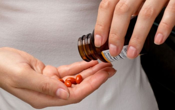 8 biện pháp phòng tránh tương tác thuốc trong điều trị bệnh mạn tính- Ảnh 1.