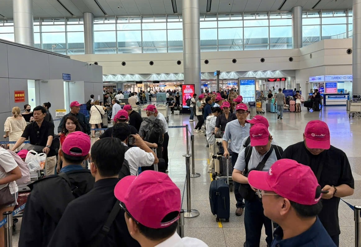 Du lịch, hàng không rộn ràng vào mùa cao điểm Hè 2025- Ảnh 3. Du lịch, hàng không rộn ràng vào mùa cao điểm Hè 2025- Ảnh 3.