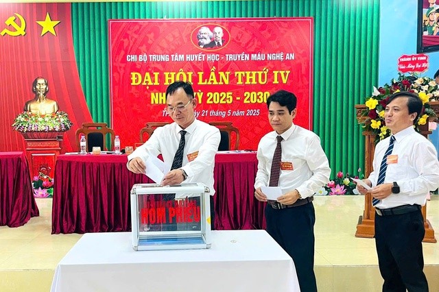 Trung tâm Huyết học - Truyền máu Nghệ An khẳng định vị thế, hướng tới bệnh viện chuyên ngành hạng II- Ảnh 4. Trung tâm Huyết học - Truyền máu Nghệ An khẳng định vị thế, hướng tới bệnh viện chuyên ngành hạng II- Ảnh 4.