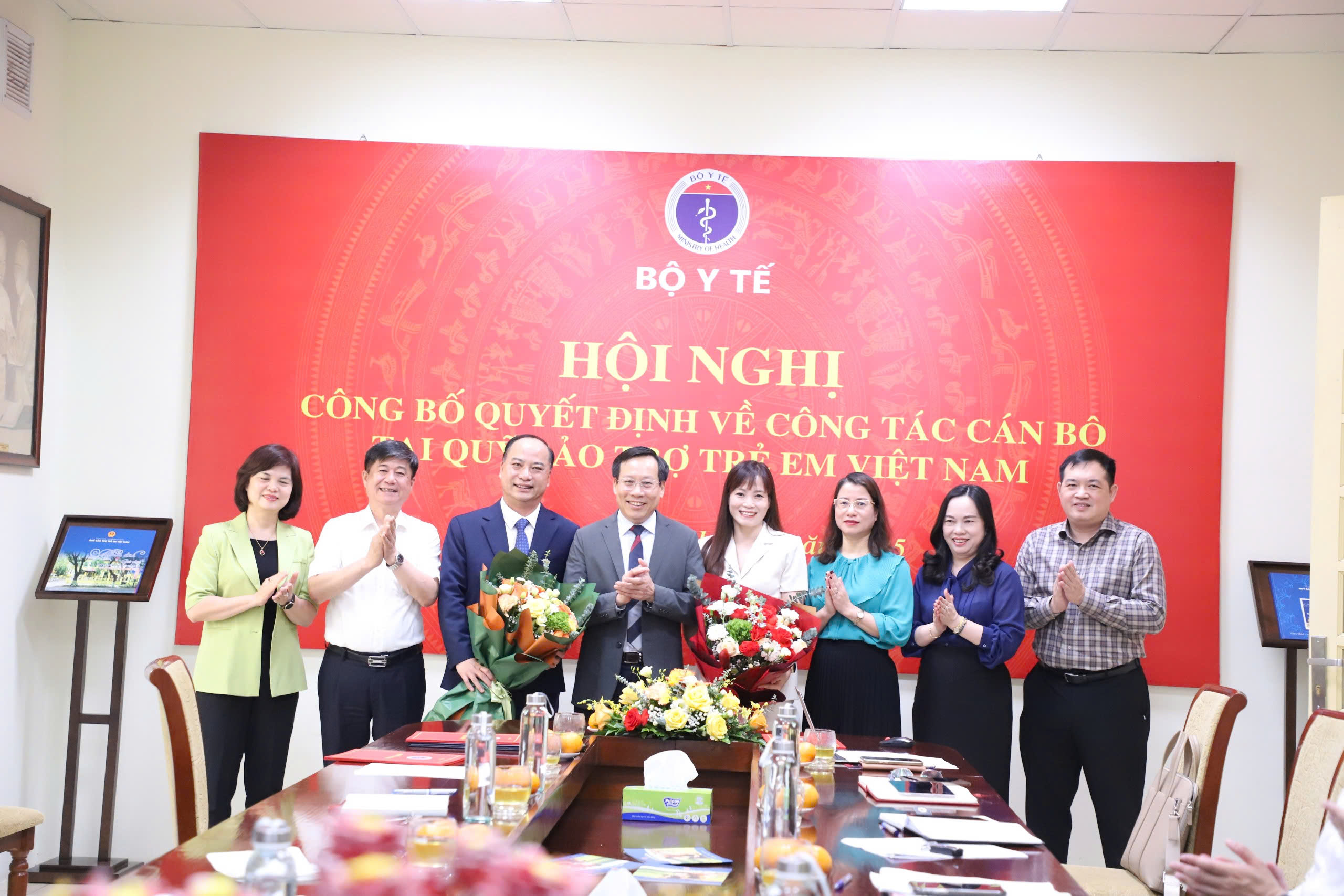 Bộ Y tế công bố các quyết định bổ nhiệm cán bộ tại Quỹ Bảo trợ trẻ em Việt Nam- Ảnh 1. Bộ Y tế công bố các quyết định bổ nhiệm cán bộ tại Quỹ Bảo trợ trẻ em Việt Nam- Ảnh 1.