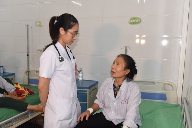 Bệnh viện ĐK TP Vinh triển khai thành công kỹ thuật can thiệp Tim – Mạch- Ảnh 2. Bệnh viện ĐK TP Vinh triển khai thành công kỹ thuật can thiệp Tim – Mạch- Ảnh 2.