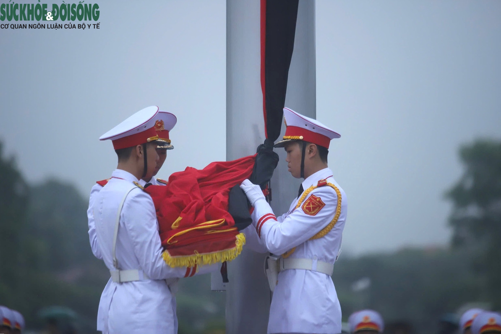 Trang nghiêm Lễ thượng cờ rủ Quốc tang nguyên Chủ tịch nước Trần Đức Lương- Ảnh 5. Trang nghiêm Lễ thượng cờ rủ Quốc tang nguyên Chủ tịch nước Trần Đức Lương- Ảnh 5.