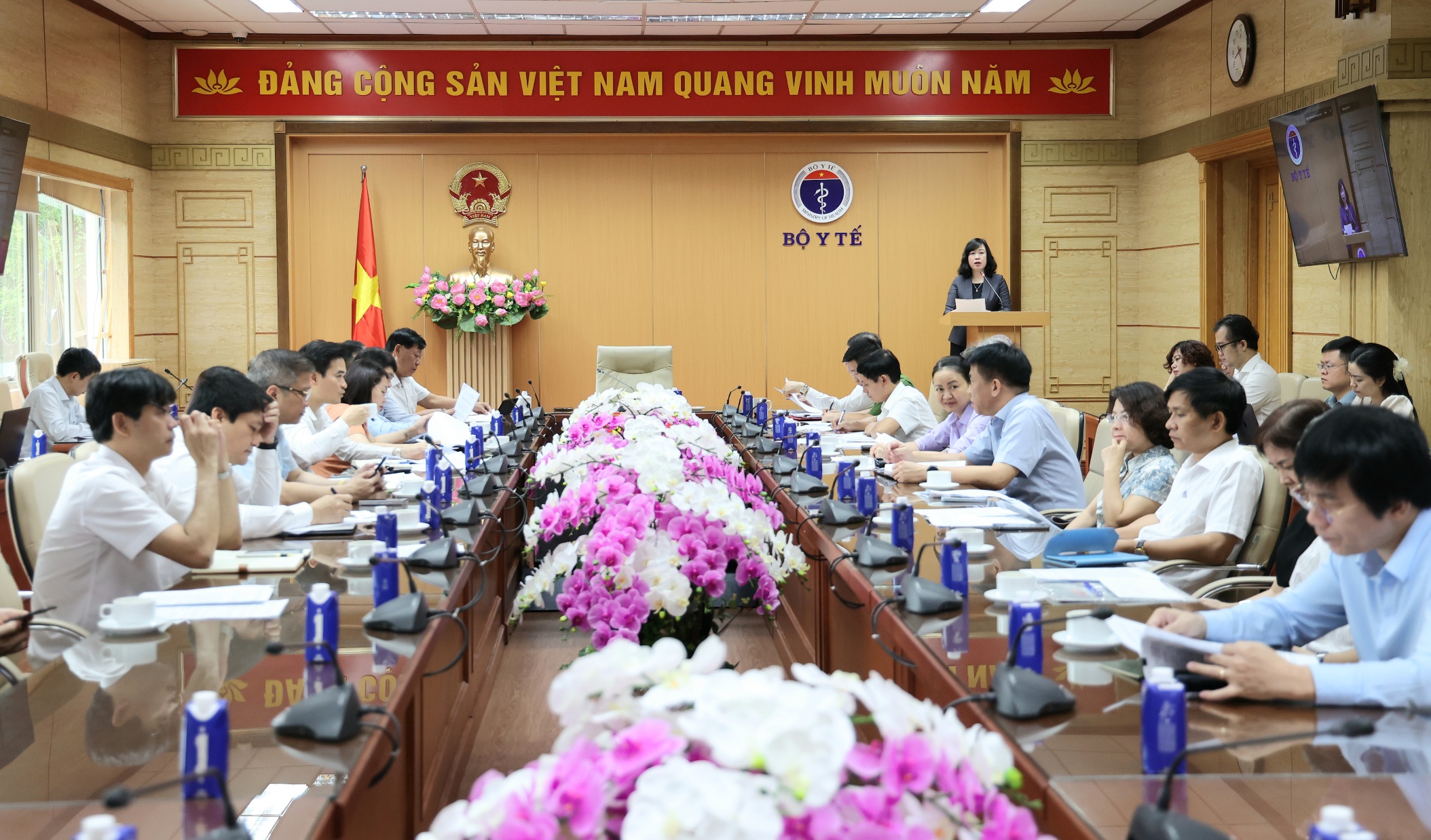Bộ Y tế lập Tổ công tác cao điểm đấu tranh ngăn chặn, đẩy lùi tội phạm buôn lậu, gian lận thương mại, hàng giả- Ảnh 1. Bộ Y tế lập Tổ công tác cao điểm đấu tranh ngăn chặn, đẩy lùi tội phạm buôn lậu, gian lận thương mại, hàng giả- Ảnh 1.