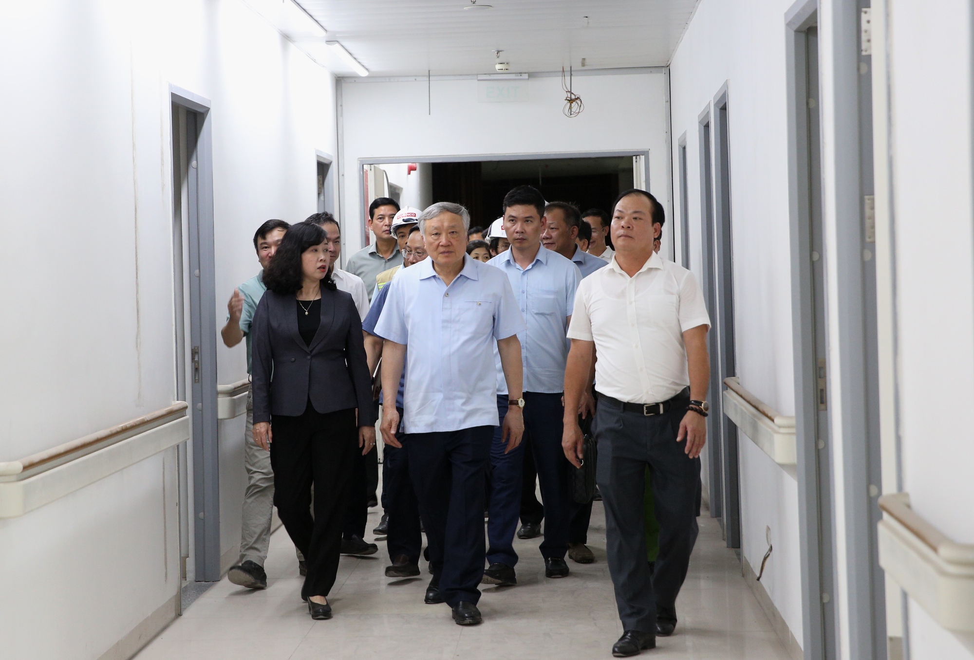 Quyết tâm đưa dự án cơ sở 2 Bệnh viện Bạch Mai, Việt Đức vào hoạt động cuối năm 2025
- Ảnh 4. Quyết tâm đưa dự án cơ sở 2 Bệnh viện Bạch Mai, Việt Đức vào hoạt động cuối năm 2025
- Ảnh 4.