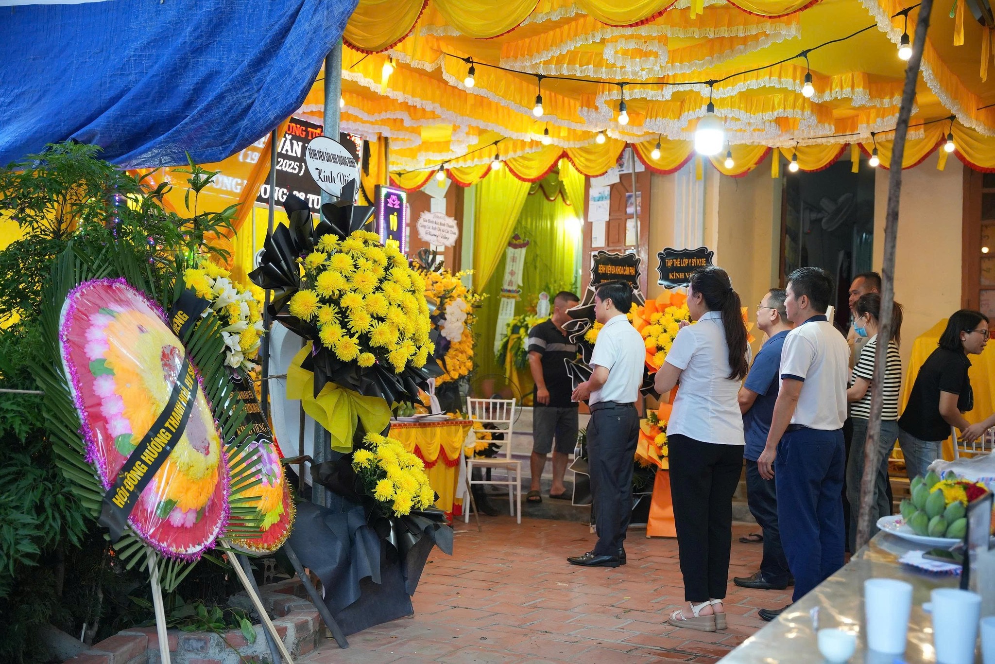Ngành Y tế Quảng Ninh hỗ trợ 100 triệu cho gia đình người hiến đa tạng mang lại sự sống cho 7 người- Ảnh 1. Ngành Y tế Quảng Ninh hỗ trợ 100 triệu cho gia đình người hiến đa tạng mang lại sự sống cho 7 người- Ảnh 1.