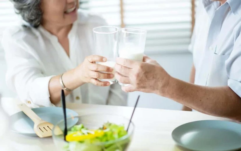 4 thay đổi chế độ ăn uống để ngăn ngừa loãng xương