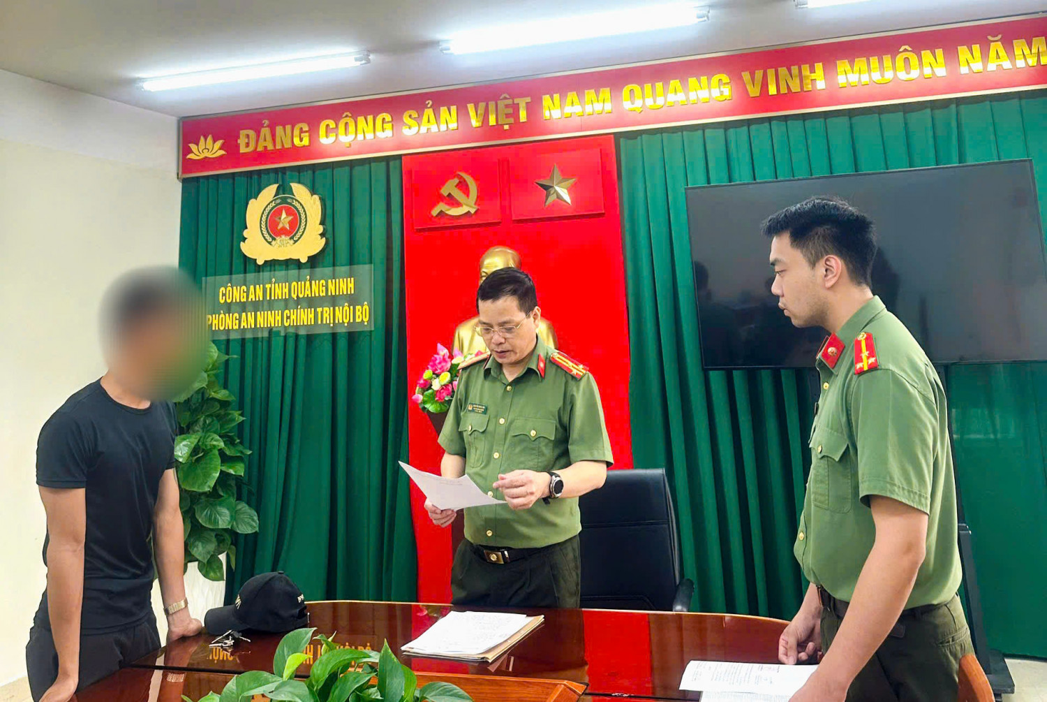 Vu khống bệnh viện 'làm tiền', nam thanh niên bị công an xử phạt- Ảnh 1. Vu khống bệnh viện 'làm tiền', nam thanh niên bị công an xử phạt- Ảnh 1.