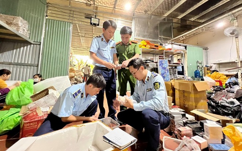 Tình hình buôn lậu, hàng giả diễn biến rất phức tạp, Thủ tướng tiếp tục chỉ đạo ‘nóng’