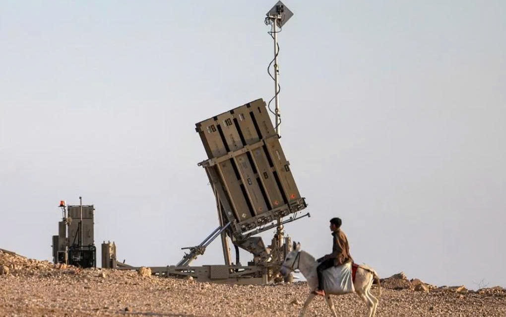 Israel "vá" lỗ hổng Iron Dome bằng pháo cổ và vũ khí tương lai
