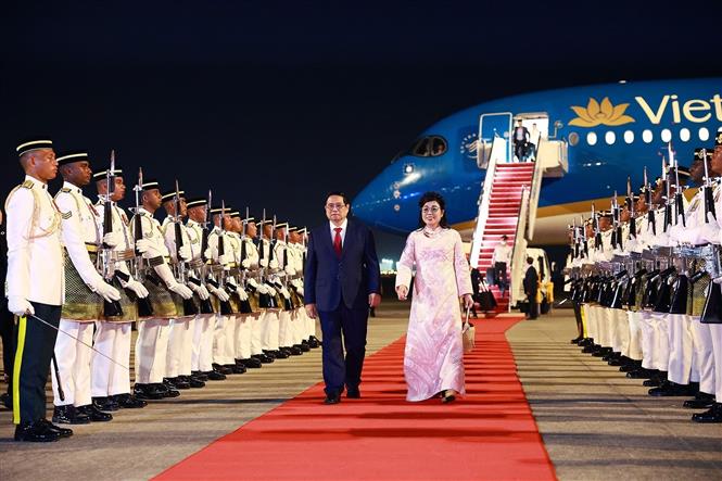 Thủ tướng Phạm Minh Chính tới Kuala Lumpur, bắt đầu thăm Malaysia và dự các Hội nghị cấp cao- Ảnh 4. Thủ tướng Phạm Minh Chính tới Kuala Lumpur, bắt đầu thăm Malaysia và dự các Hội nghị cấp cao- Ảnh 4.