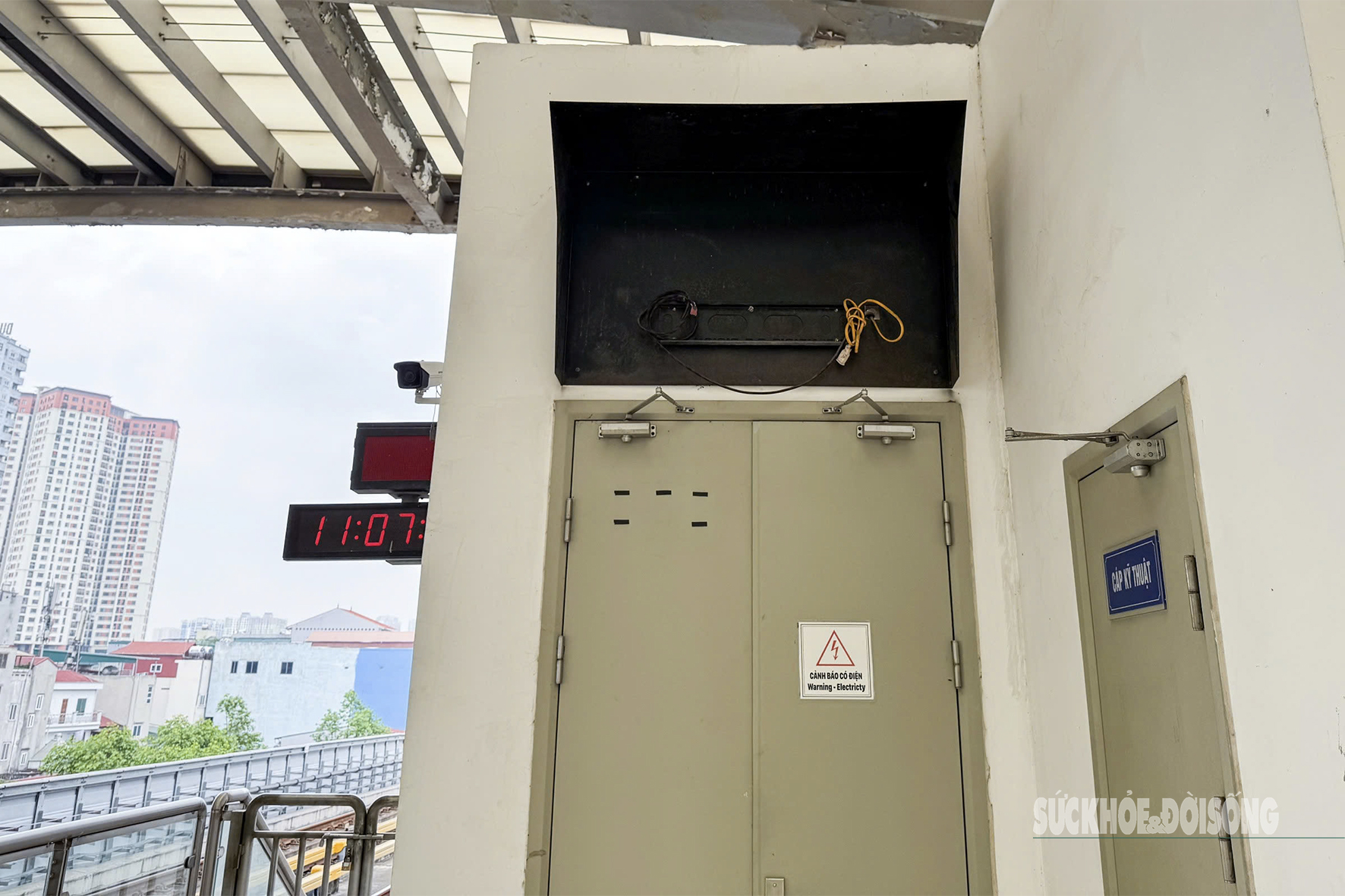 Tuyến đường sắt trên cao xuống cấp sau 4 năm vận hành- Ảnh 5. Tuyến đường sắt trên cao xuống cấp sau 4 năm vận hành- Ảnh 5.