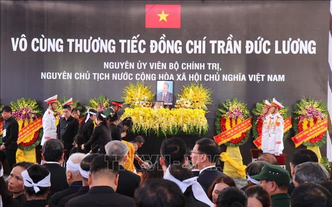 Lời cảm ơn của Ban Lễ tang và gia đình nguyên Chủ tịch nước Trần Đức Lương- Ảnh 1. Lời cảm ơn của Ban Lễ tang và gia đình nguyên Chủ tịch nước Trần Đức Lương- Ảnh 1.