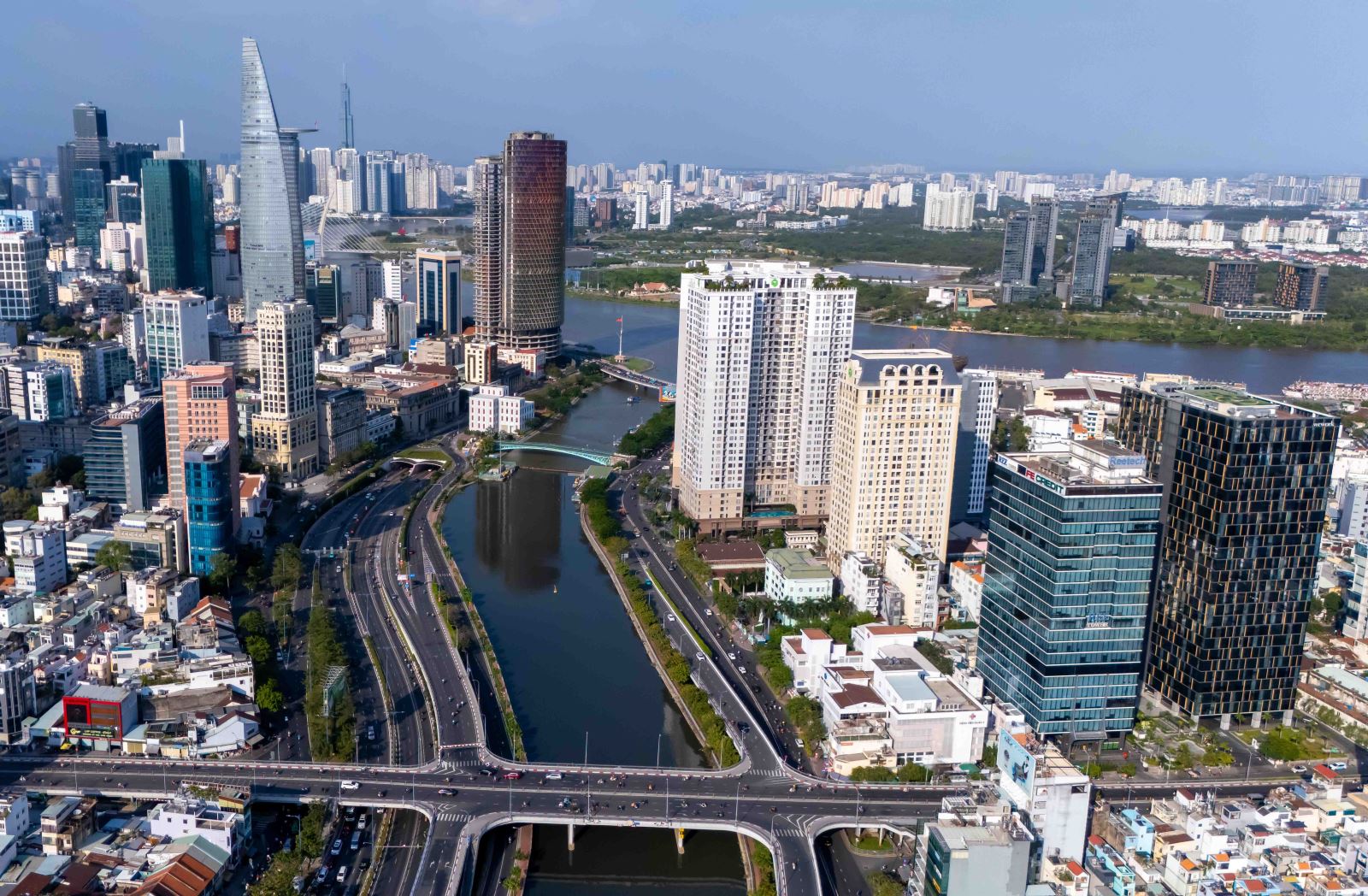 Từ 1/7/2025, chung cư và nhà tập thể trên 5 tầng bắt buộc mua bảo hiểm cháy, nổ- Ảnh 1. Từ 1/7/2025, chung cư và nhà tập thể trên 5 tầng bắt buộc mua bảo hiểm cháy, nổ- Ảnh 1.