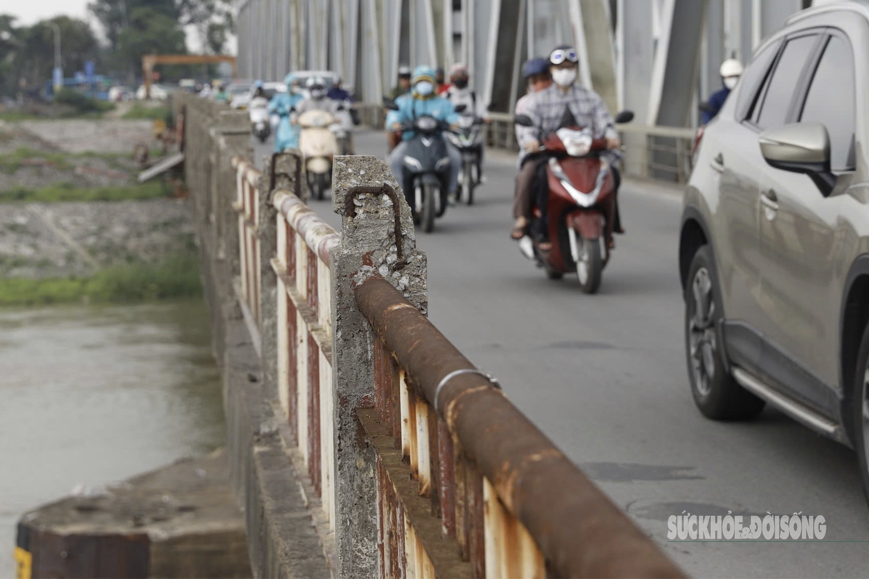 Hiện trạng cầu Đuống hơn 100 năm tuổi sắp bị tháo dỡ- Ảnh 6. Hiện trạng cầu Đuống hơn 100 năm tuổi sắp bị tháo dỡ- Ảnh 6.