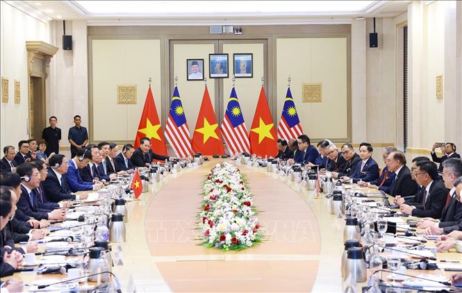 Thủ tướng Phạm Minh Chính hội đàm với Thủ tướng Malaysia Anwar Ibrahim- Ảnh 6. Thủ tướng Phạm Minh Chính hội đàm với Thủ tướng Malaysia Anwar Ibrahim- Ảnh 6.