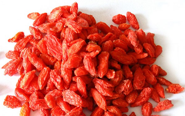 Bí quyết ngăn ngừa tóc bạc sớm từ quả dâu tằm- Ảnh 2.