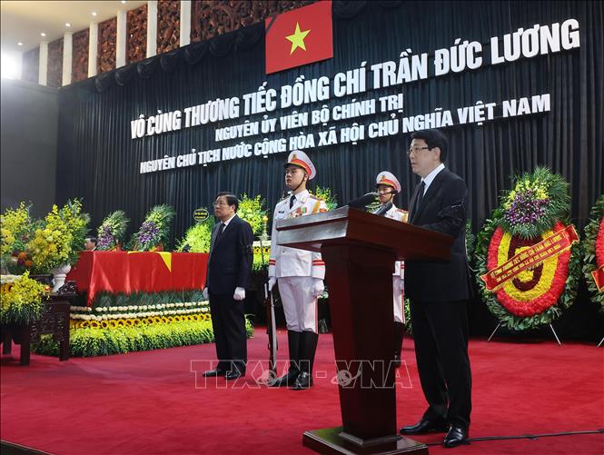 Cử hành trọng thể Lễ truy điệu nguyên Chủ tịch nước Trần Đức Lương- Ảnh 5. Cử hành trọng thể Lễ truy điệu nguyên Chủ tịch nước Trần Đức Lương- Ảnh 5.