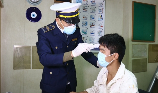 Thanh Hoá tăng cường phòng chống COVID-19 từ cửa khẩu đến cảng biển- Ảnh 1.