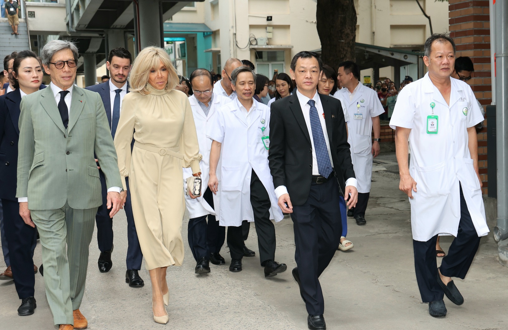 Phu nhân Tổng thống Pháp thăm Bệnh viện Hữu nghị Việt Đức- Ảnh 3.