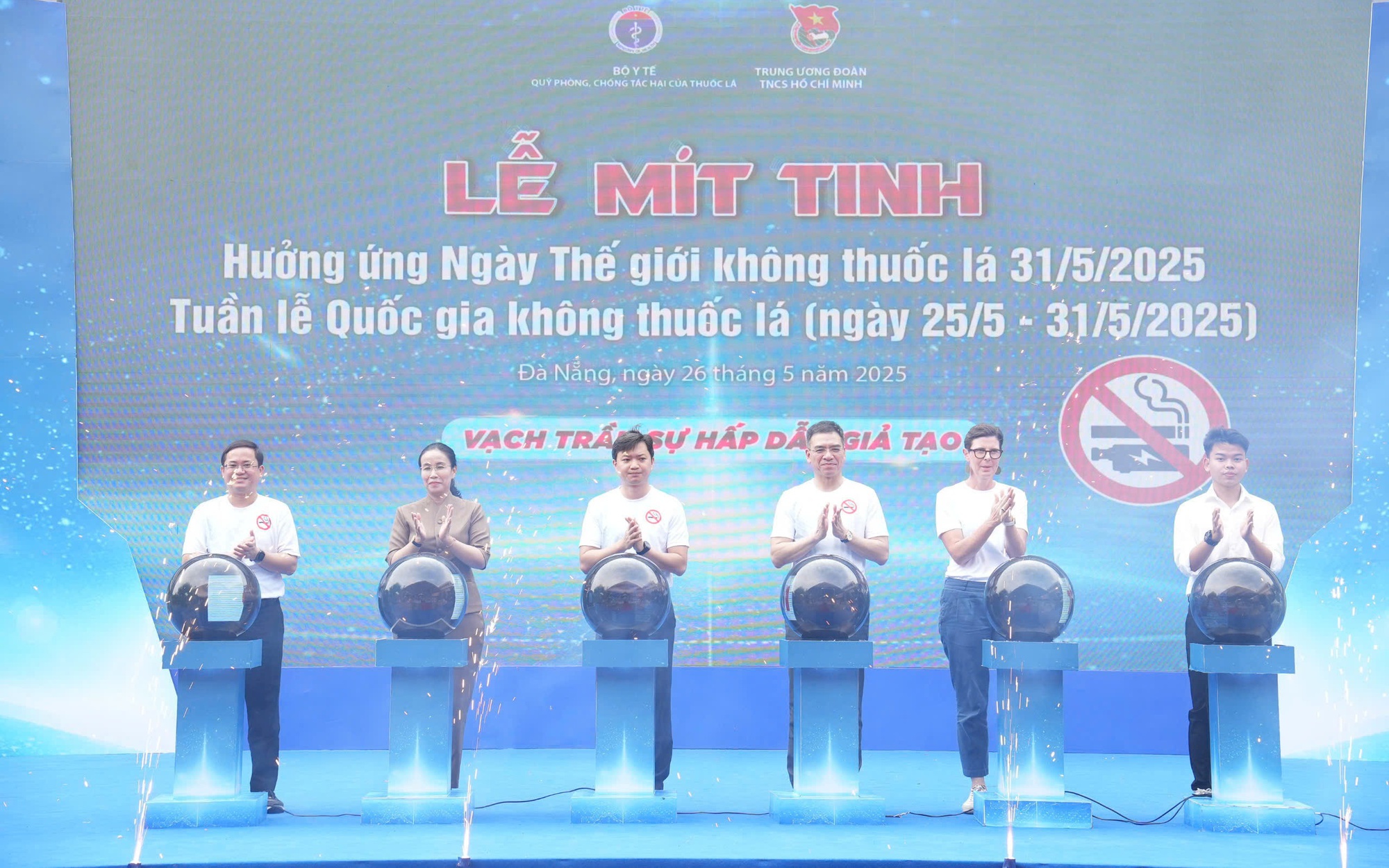 Sử dụng thuốc lá là một trong những mối đe dọa sức khỏe cộng đồng lớn nhất thế giới phải đối mặt