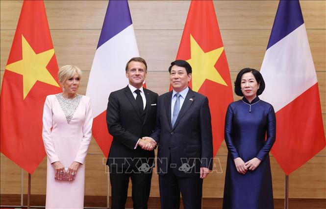 Chủ tịch nước Lương Cường chủ trì chiêu đãi cấp Nhà nước Tổng thống Pháp- Ảnh 1. Chủ tịch nước Lương Cường chủ trì chiêu đãi cấp Nhà nước Tổng thống Pháp- Ảnh 1.