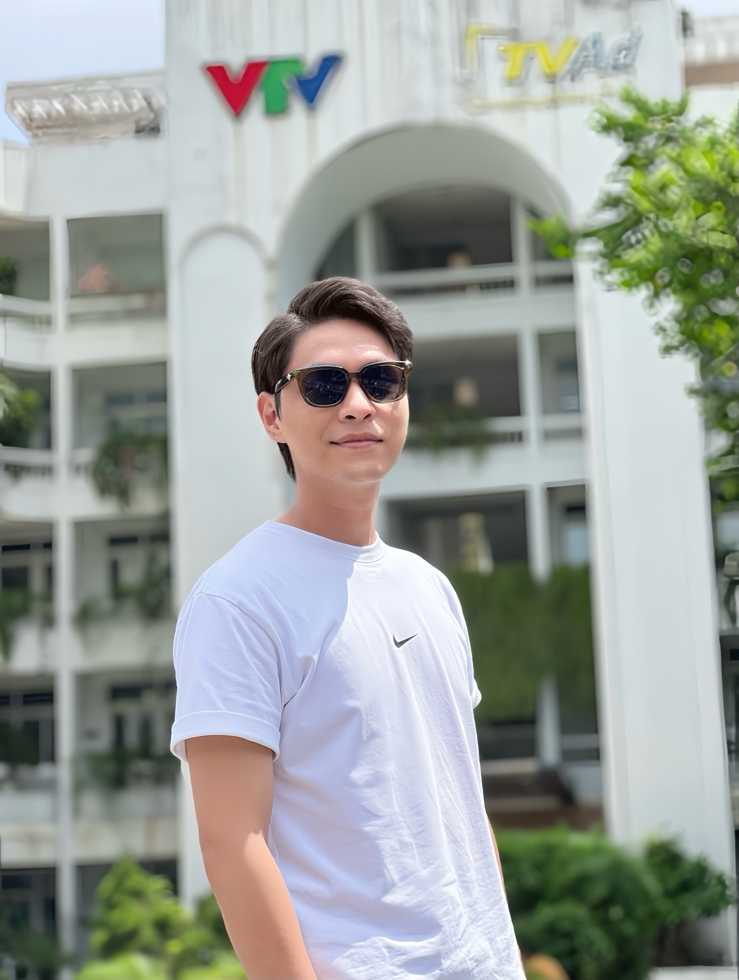 Nam diễn viên từ chối bố đẻ gây tranh cãi trong 'Những chặng đường bụi bặm', tuổi U40 sau ly hôn hạnh phúc bên bạn diễn xinh đẹp- Ảnh 1.