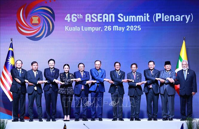 Thủ tướng dự và phát biểu tại Phiên toàn thể Hội nghị Cấp cao ASEAN lần thứ 46- Ảnh 4. Thủ tướng dự và phát biểu tại Phiên toàn thể Hội nghị Cấp cao ASEAN lần thứ 46- Ảnh 4.