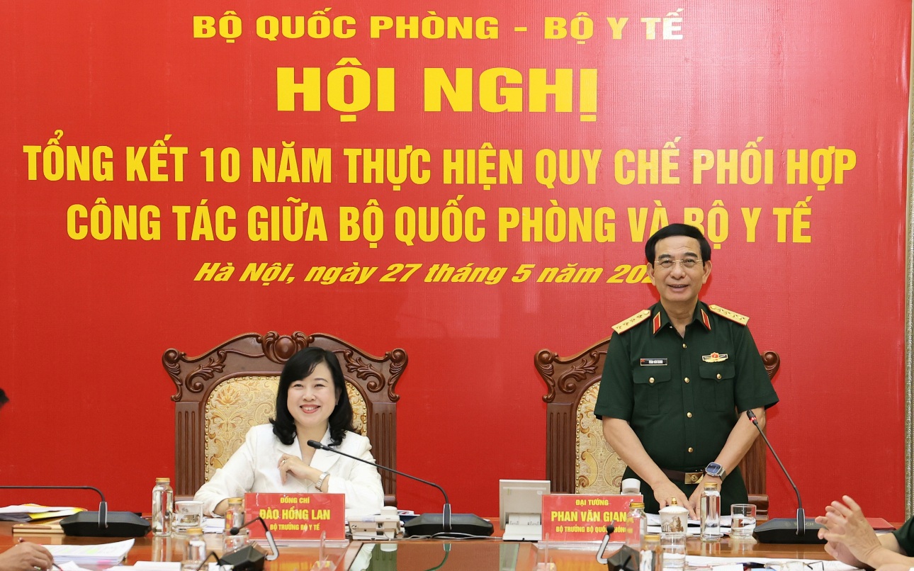Tiếp tục triển khai thực hiện tốt công tác kết hợp quân dân y, phát triển y tế biển, đảo, vùng sâu, vùng xa, biên giới- Ảnh 1. Bộ Quốc phòng và Bộ Y tế đã phối hợp chặt chẽ, toàn diện, gắn công tác quốc phòng với y tế, y tế với quốc phòng