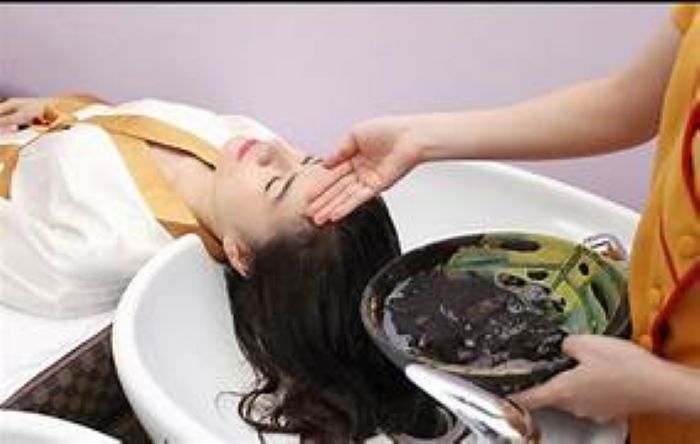 3 cách gội đầu giảm rụng tóc- Ảnh 3. 3 cách gội đầu giảm rụng tóc- Ảnh 3.