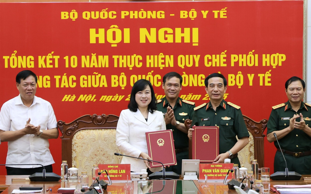 Tiếp tục triển khai thực hiện tốt công tác kết hợp quân dân y, phát triển y tế biển, đảo, vùng sâu, vùng xa, biên giới
