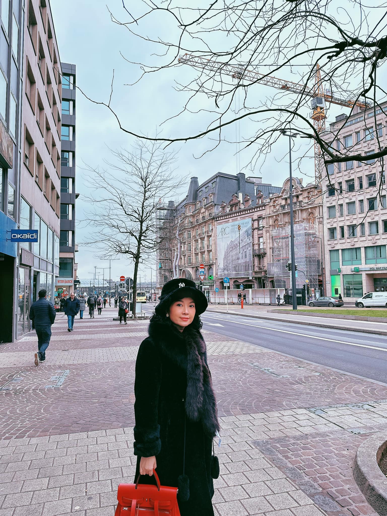 Mẹ ruột Á hậu Huyền My có tài sắc vẹn toàn, dốc lòng làm quản lý cho con gái- Ảnh 4. Mẹ ruột Á hậu Huyền My có tài sắc vẹn toàn, dốc lòng làm quản lý cho con gái- Ảnh 4.