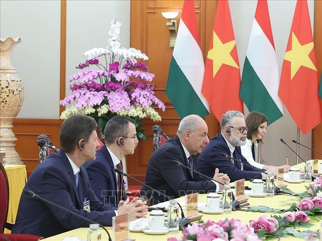 Tổng Bí thư Tô Lâm hội kiến Tổng thống Hungary Sulyok Tamas- Ảnh 3. Tổng Bí thư Tô Lâm hội kiến Tổng thống Hungary Sulyok Tamas- Ảnh 3.