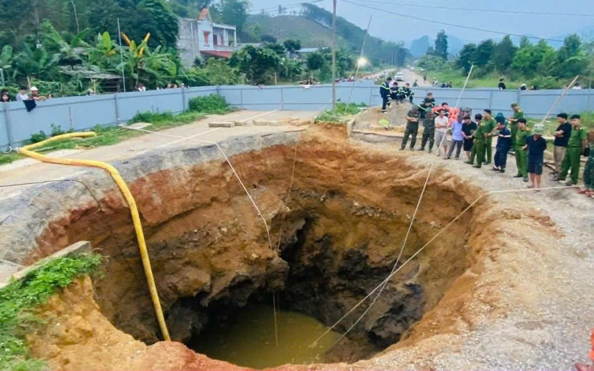Cận cảnh các &quot;hố tử thần&quot; ở Bắc Kạn tiềm ẩn nguy hiểm đến tính mạng người dân