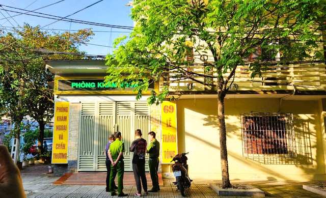 Công an điều tra người phụ nữ tử vong bất thường tại phòng khám tư- Ảnh 1. Công an điều tra người phụ nữ tử vong bất thường tại phòng khám tư- Ảnh 1.