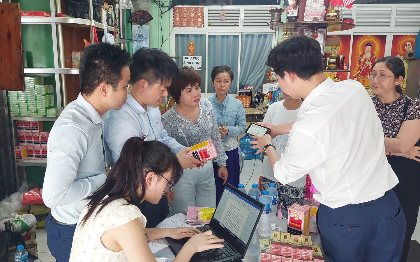 Bộ Y tế kiểm tra đột xuất các đơn vị sản xuất, phân phối, chẩn trị thuốc cổ truyền tại TPHCM